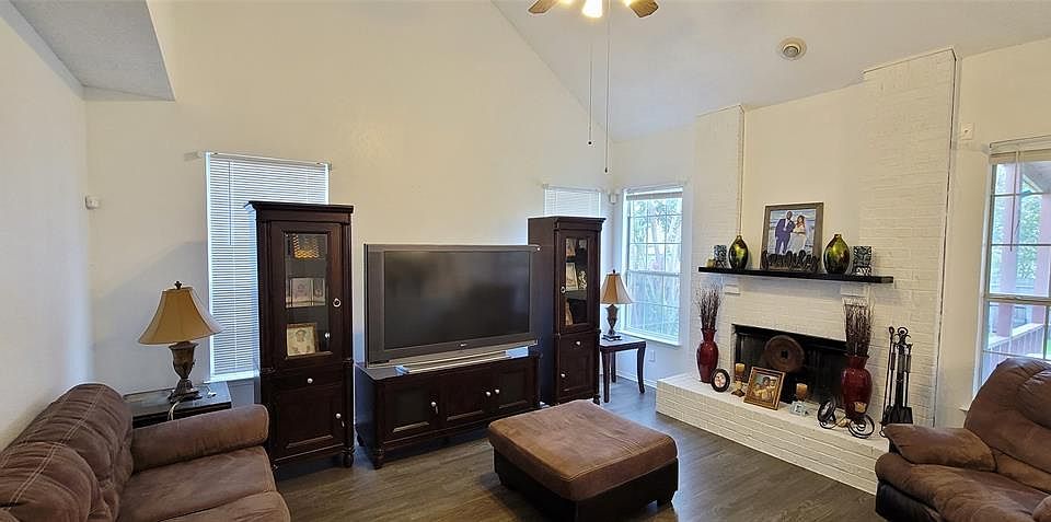 1st image of 2705 Woodlark Dr
