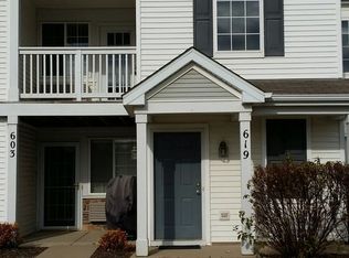 619 Silverstone Dr, Carpentersville, IL 60110