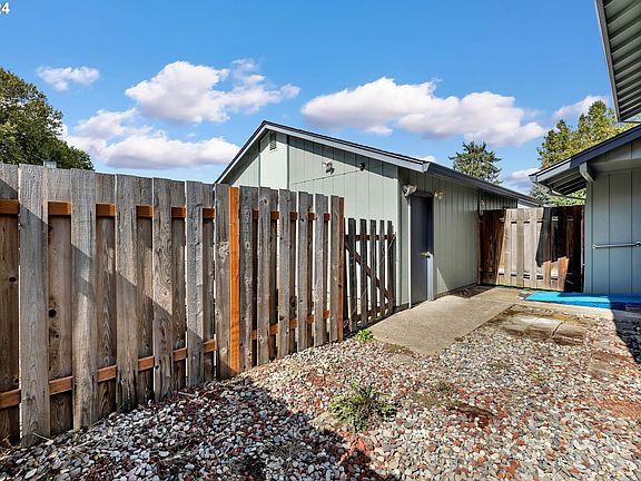 4th image of 2023 SE Quail Cir