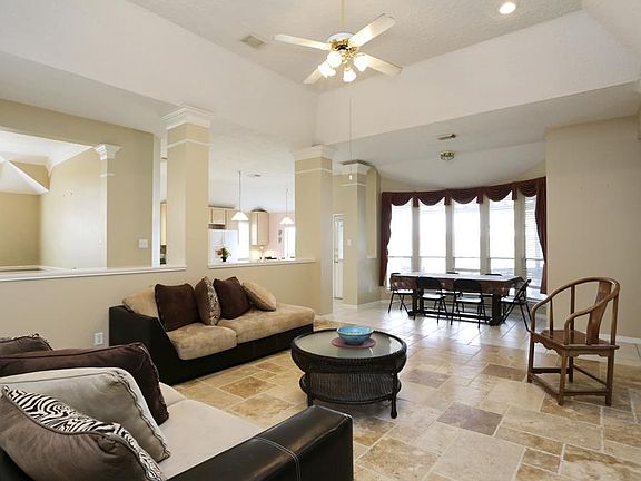 4th image of 1320 Crystal Lake Cir E