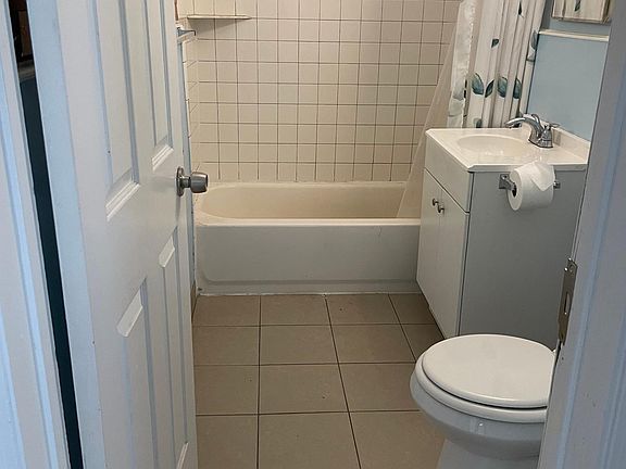 4th image of 21555 Blackmar Ave