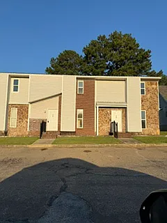 518 S Woodburn Dr — Photo 1
