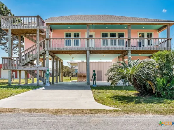 211 W Taylor Ave, Port O Connor, TX 77982