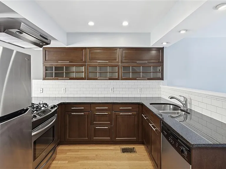 856 Saint Charles Ave NE #8 — Photo 10
