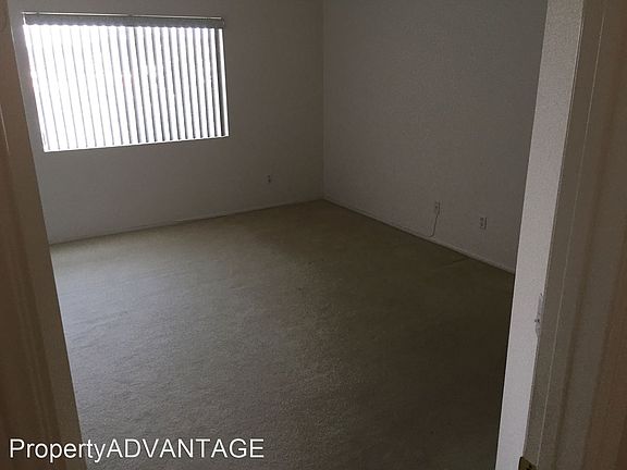 5th image of 722 Bel Air Dr W