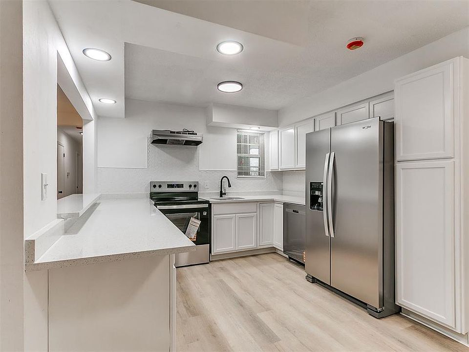1st image of 3701 Veterans Ln