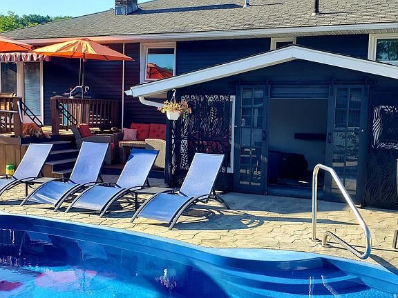 3rd image of 41 Lee Avenue