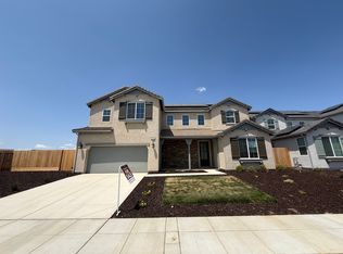 4047 Poe Ave, Clovis, CA 93619