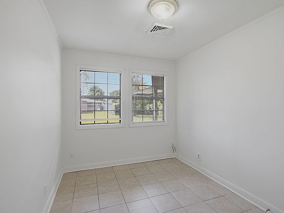 5th image of 3521 Greinwich Blvd