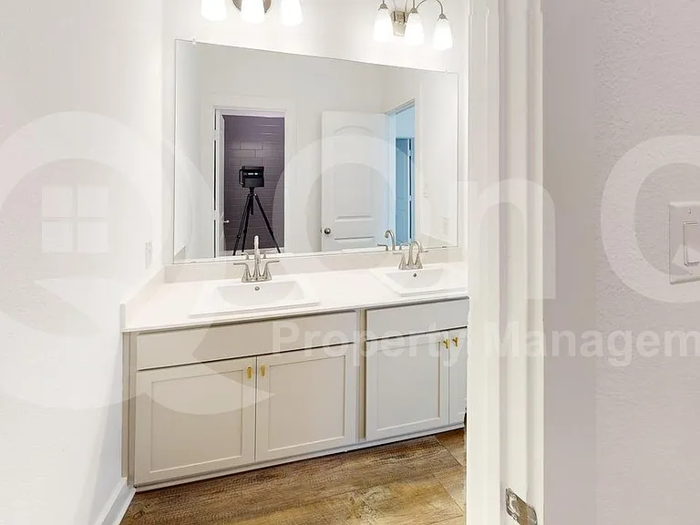 1908 Briar Hill Dr — Photo 17