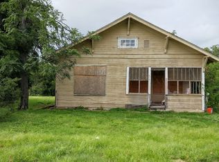 624 W 3rd St, Grandfield, OK 73546