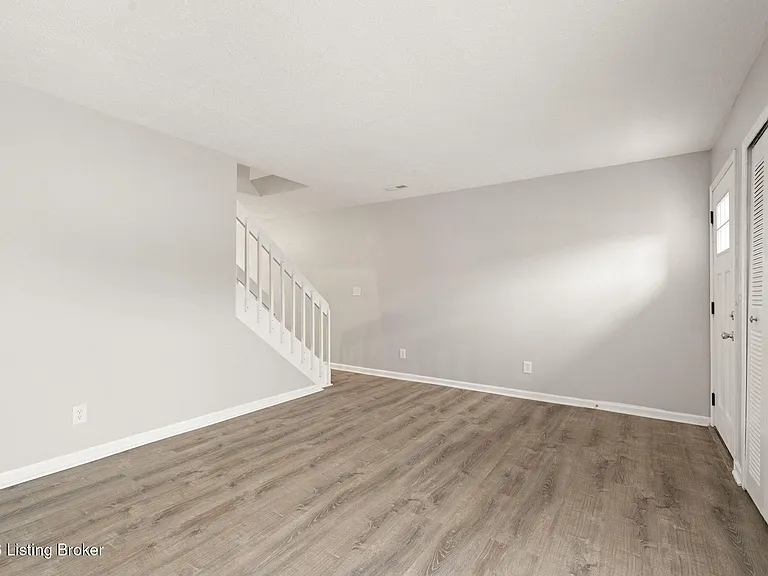 3509 Tabor Ct #6 — Photo 2
