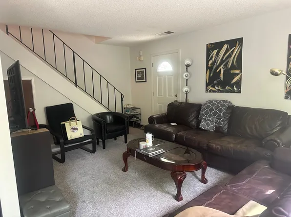 1341 Drake Dr APT D, Davis, CA 95616