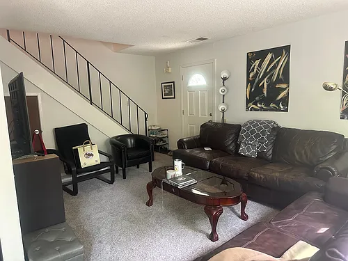 1341 Drake Dr #D Photo 1