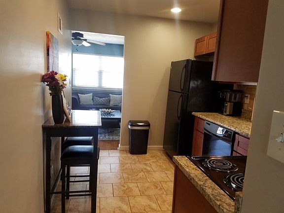 3rd image of 6842 Magnolia Ave