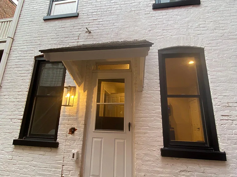 304 W Lemon St #1 — Photo 2