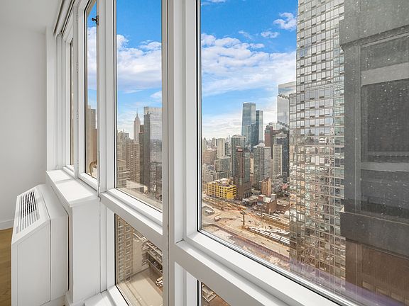 3rd image of 605 W 42nd St APT 47T