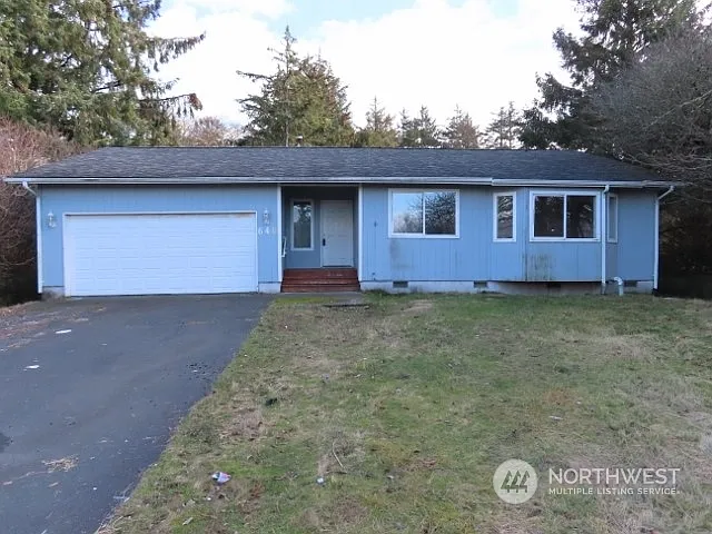 640 Birch Court NE photo 1