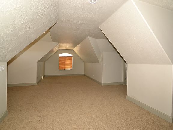 5th image of 1631 N 300 W
