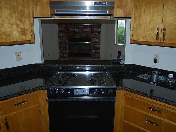 4th image of 1771 Southlawn Dr
