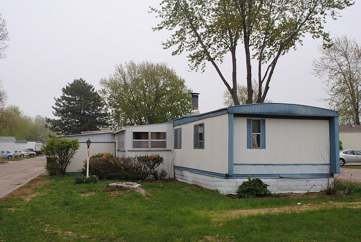 2nd image of 1203 E Park St Trlr 34