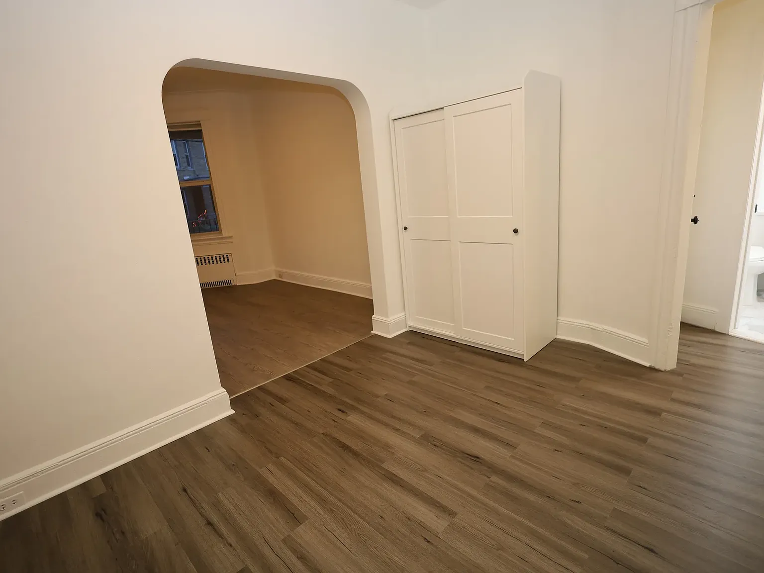 2 bed, 950 sqft, $2,850 — Photo 3