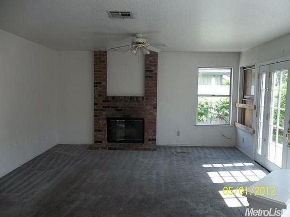4th image of 8949 Blue Grass Dr