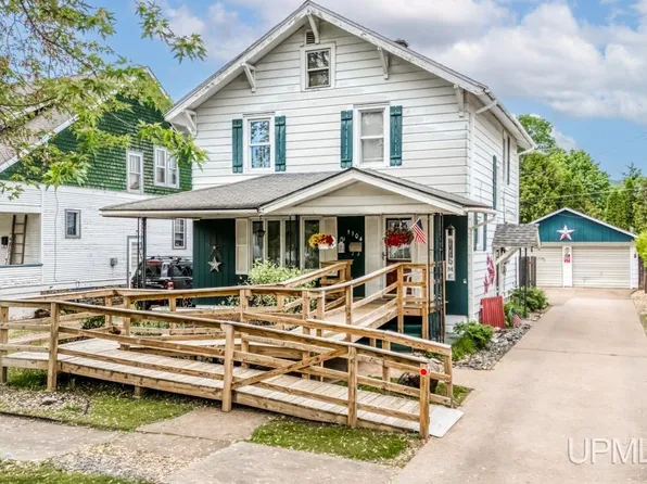 1104 W A St, Iron Mountain, MI 49801