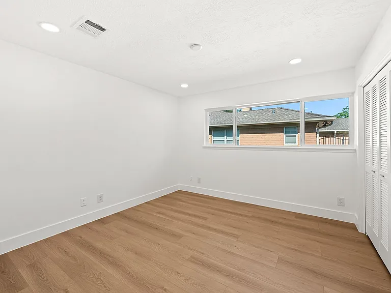 7631 Westwind Ln — Photo 22