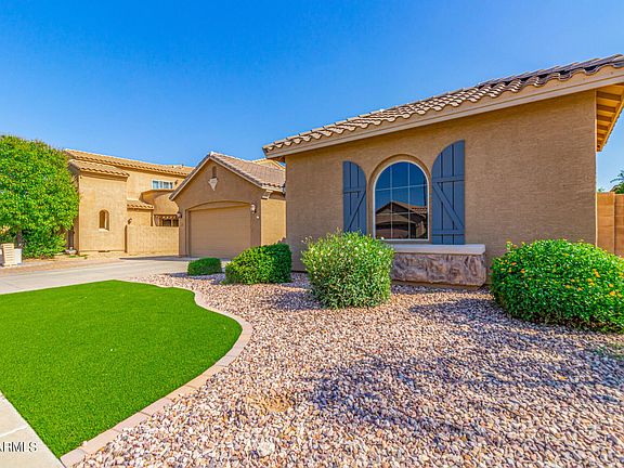 3rd image of 2581 E Wisteria Dr