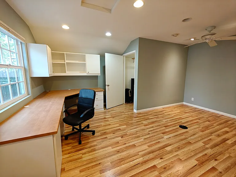 1512 Mariposa Ave — Photo 7