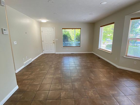 4th image of 211 E Herbert Ave