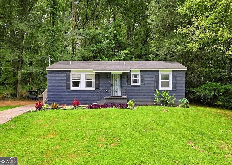 1st image of 1137 Redford Dr SE