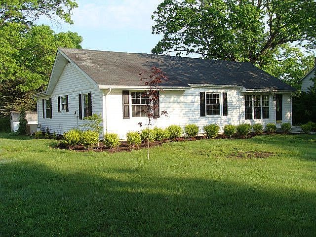 Large Front & Back Yard.