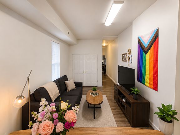 4th image of 500 W Grace St #10000
