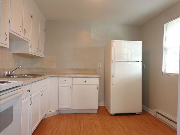 4th image of 9627 1st Bay St APT C