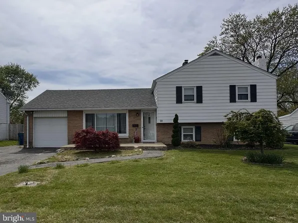 10 Darwin Rd, Newark, DE 19702
