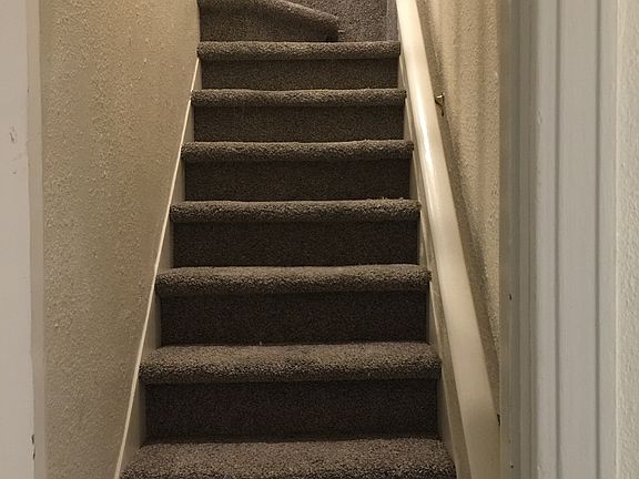 4th image of 1015 W Avenue F