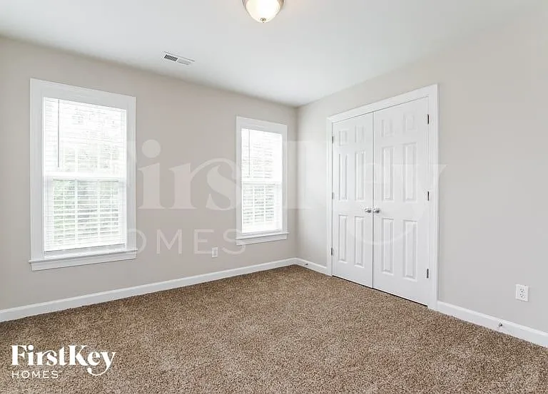 414 Winfred Dr — Photo 10