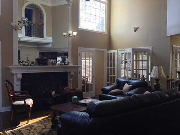 5th image of 9263 Charlton Pl