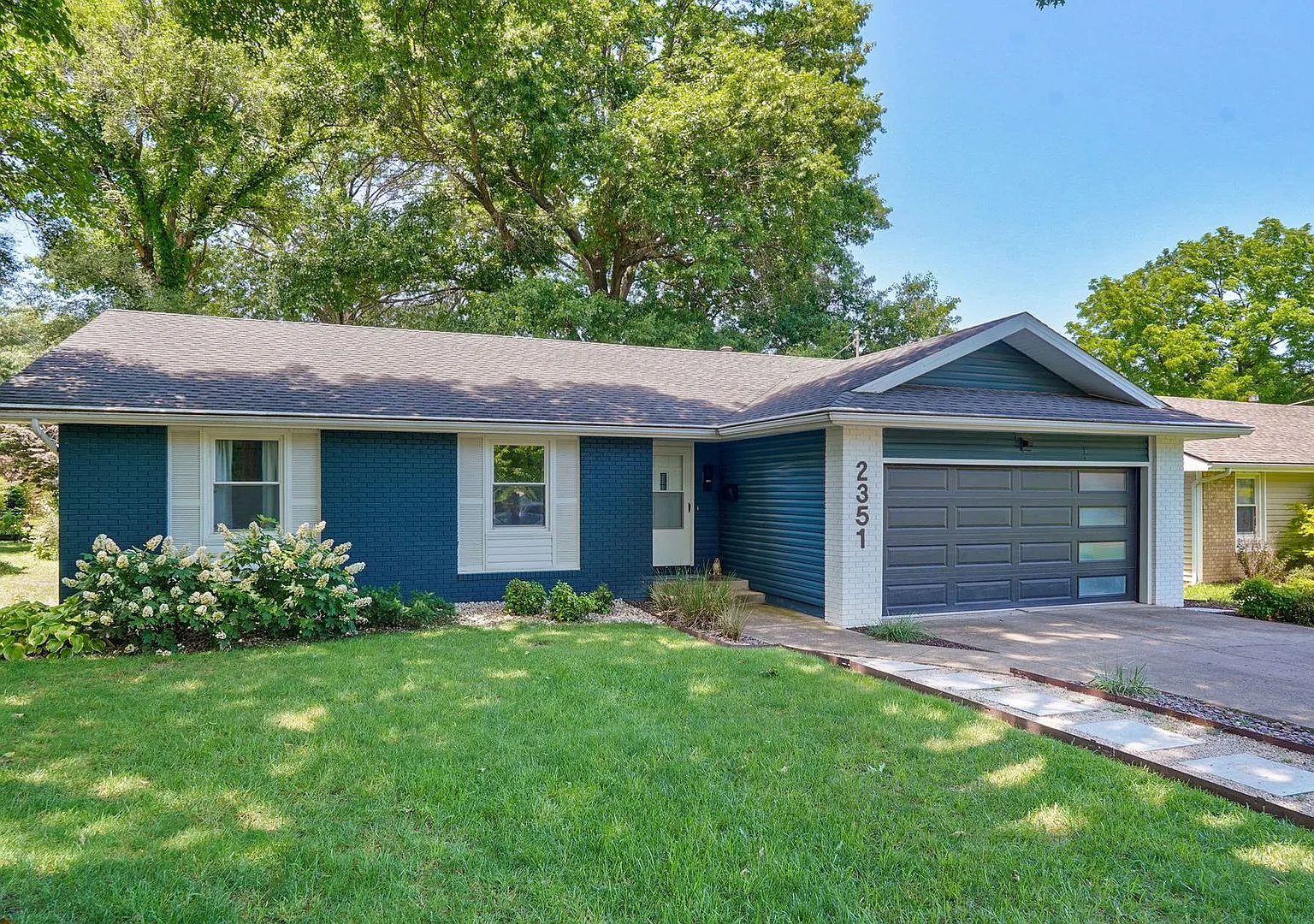 Beautifully Updated 3 Bedroom, 2 Bathroom Home with ScreenedIn Porch & Large Fenced Yard — Photo 3