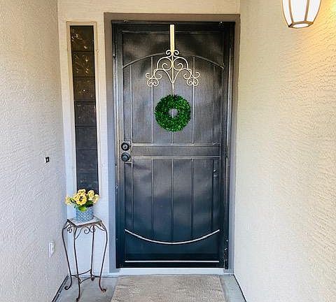 4th image of 715 E Lovegrass Dr