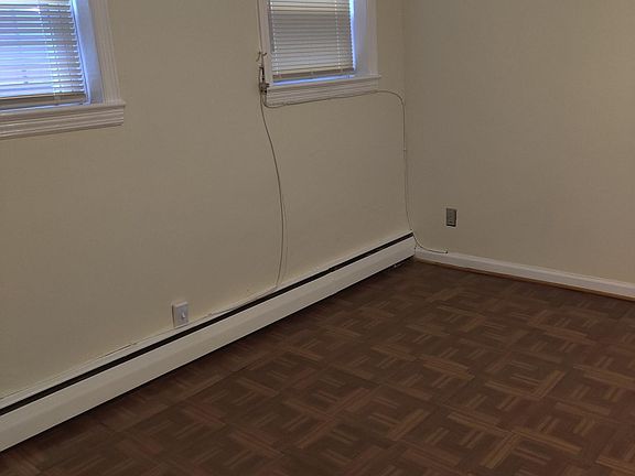 4th image of 114 Midland Pl #0