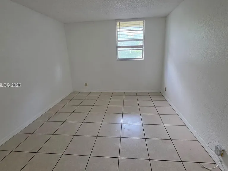 4550 NW 9th St #308E — Photo 7