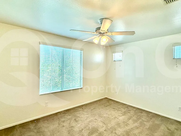 8924 N 102nd Ln — Photo 18