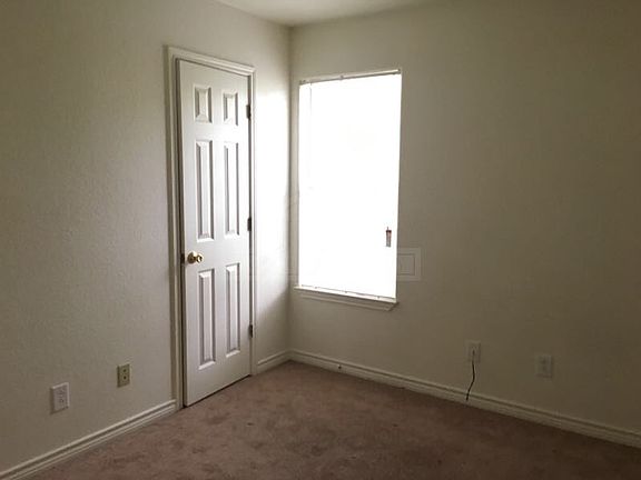 5th image of 506 E Beeline Ln
