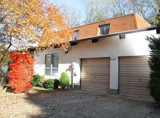 412 Woodland Hills Dr, Pittsburgh, PA