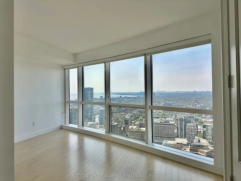 388 Yonge St #6016 — Photo 10