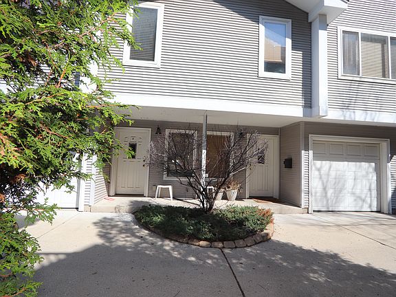 2nd image of 425 S Harvey Ave