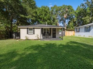 1226 E Chestnut Ave, Crestview, FL 32539